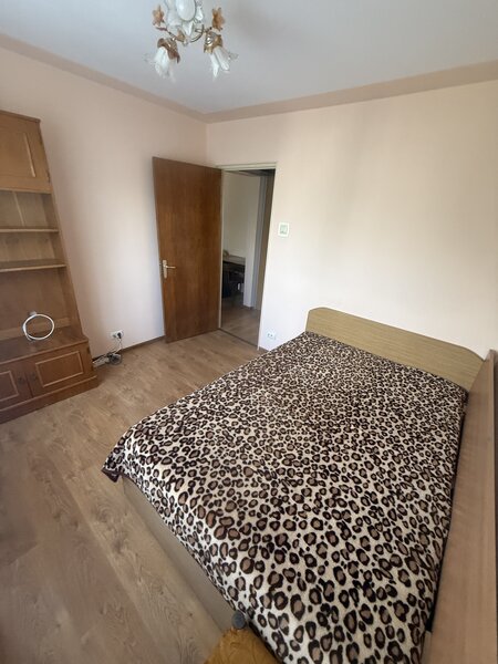 Brancoveanu, de inchiriat 2 camere mobilat, utilat, bloc reabilitat termic.