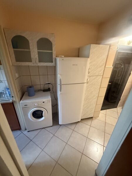 Brancoveanu, de inchiriat 2 camere mobilat, utilat, bloc reabilitat termic.